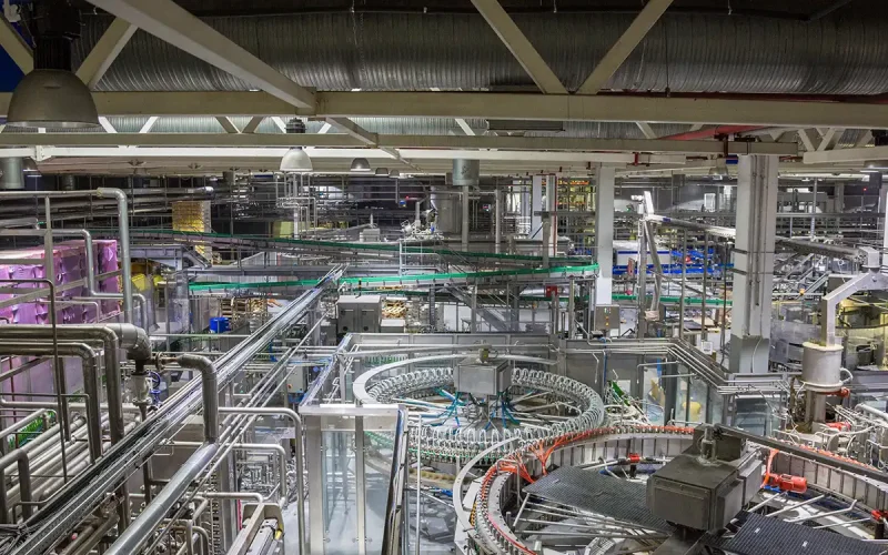 Illustration showing the importance of filtration in the food and beverage industry, emphasizing contaminant removal, product purity, and compliance with health and safety standards in processing environments.